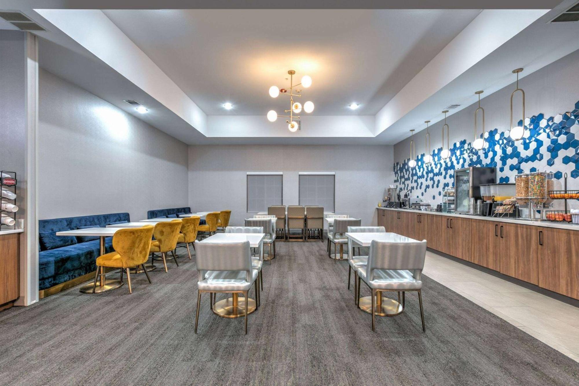 La Quinta By Wyndham Decatur Hotell Eksteriør bilde